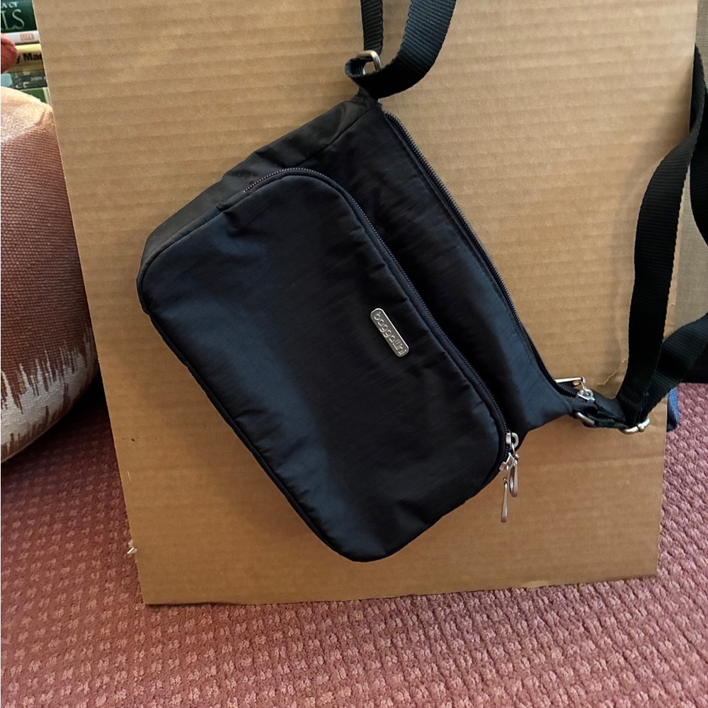 Baggallini Black Shoulder Bag